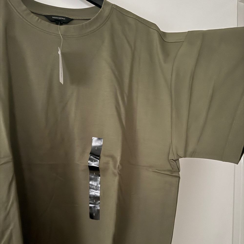 Banana Republic Olive Short Sleeve Tee